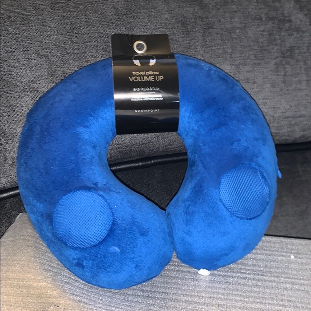 (FREE w/$10+ purchase) Travel Pillow w/easy plug & play
